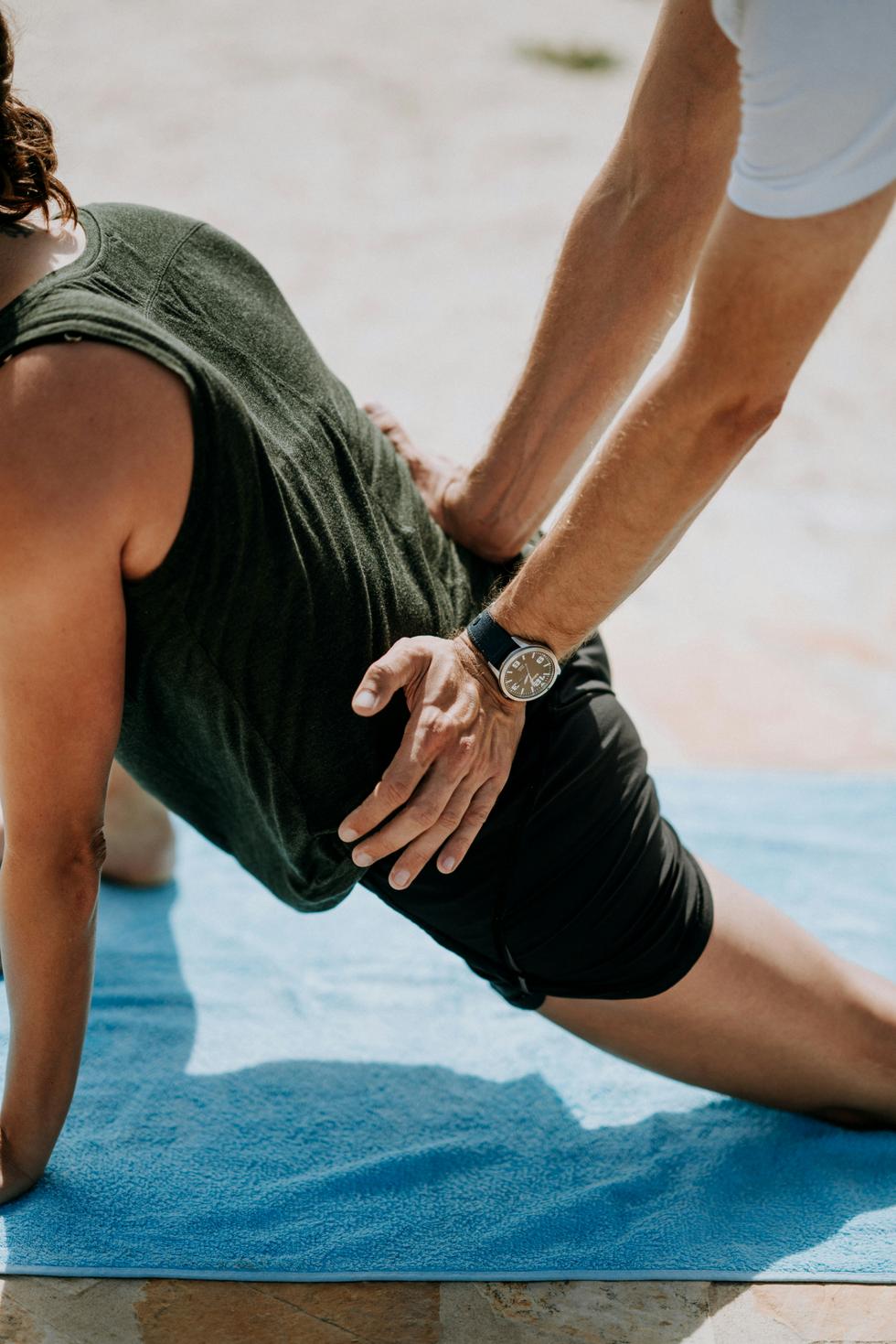 When is it worth doing an MRI of the hip and pelvis, and what can it reveal?