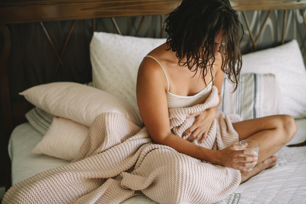 Lower abdominal pain – here are common causes in women