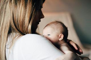 Nyblivna mammor kan drabbas av sköldkörtelproblem efter förlossningen